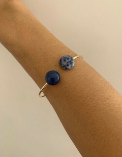 BRACELETE ISIS QUARTZO AZUL E SODALITA - comprar online