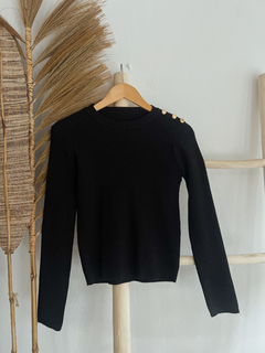 Sweater ÁMBAR negro (EFECTIVO/TRANSFERENCIA $31.365)