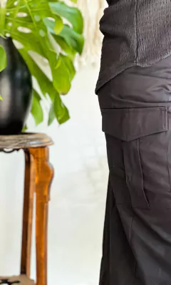 Pollera Madrid Negra (efectivo/transferencia $25.520) - Magnolias Showroom