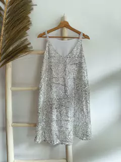 Vestido Shine Plateado (efectivo/transferencia $34.800) - Magnolias Showroom