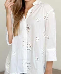 Camisa Broderie Blanca (efectivo/transferencia $44.415) - comprar online