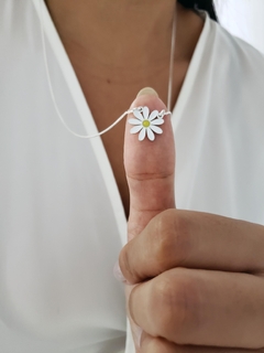 Escapulário flower Bem me quero - Azolla Pratas