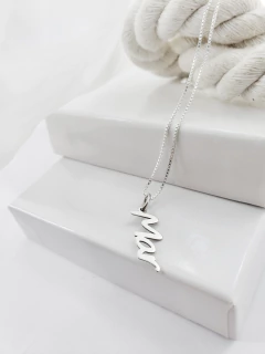 Colar manuscrito "mar"