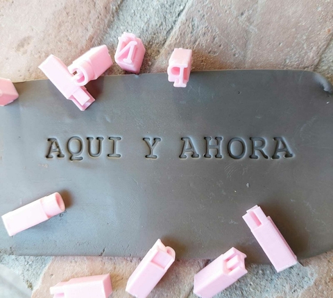 1003 Sellos Abecedario Mayúscula Courier New 7 mm - comprar online