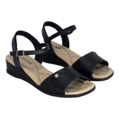 Sandália Comfortflex Nude Com Salto Tira Croco Afivelada - loja online