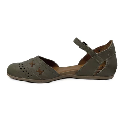 Sapatilha New Face Couro Bico Redondo Whisky Afivelada