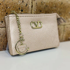 Imagem do Carteira Victtoria Com Fecho Zíper Dois Compartimentos Detalhes Dourados