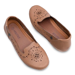 Sapatilha New Face Couro Bico Redondo Capuccino Belize Com Recortados na internet