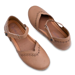 Sapatilha New Face Couro Bico Redondo Capuccino Tira Em Velcro na internet