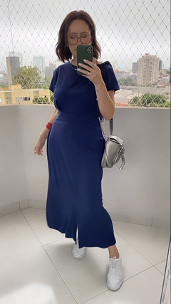 Conjunto Blusa e Saia Mila na internet
