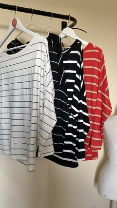 Imagem do Blusa ampla gola canoa listrada - Raíssa