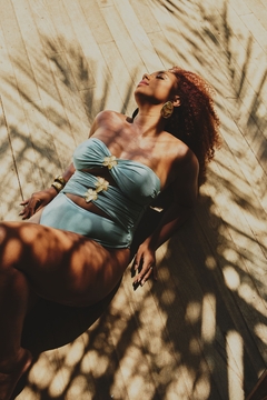Body Nós Azul na internet