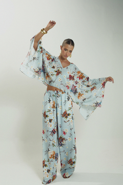 Bata Fluida Flores Azul - comprar online