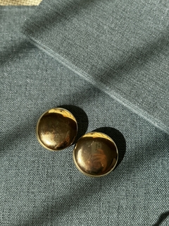 Brinco botão esfera