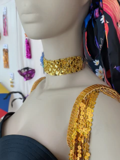 choker brilho dourada na internet