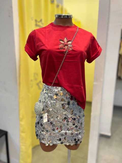 T-SHIRT COM STRASS - comprar online