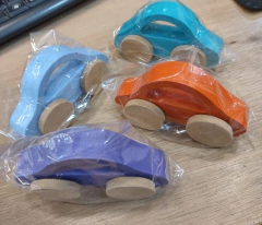 Auto Autito De Madera Artesanal Varios Colores 10x3cm Chk - comprar online