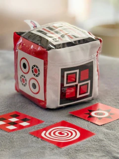 Cubo Sensorial + Cartas Sonajero Estimulacion Visual P.c - comprar online