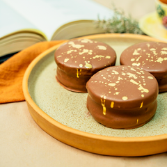 Alfajor clásico con Ganache de Dulce de Leche - comprar online