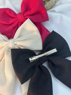 Laço bico de pato LIVÍA bege LAJ05 na internet