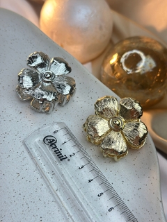 Piranha ferro M flor riscada PIJI01 - Ruchelli Bijoux