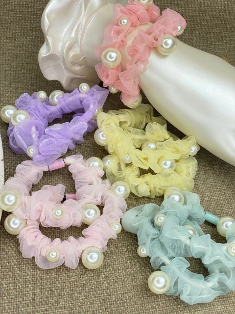 Dupla de scrunchie com pérola XUMU01 - comprar online
