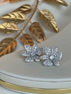 Brinco LUXO flor ponta cravejada BRIGR10 - Ruchelli Bijoux