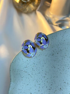 Imagem do Brinco flores resinadas botão BRIPD01