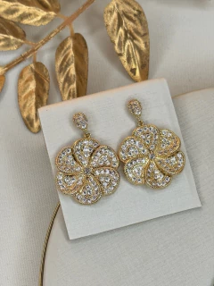 Brinco LUXO flor arredondada cravejada BRIGR10 - Ruchelli Bijoux