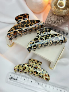 Piranha G meia lua acetato animal print PIYU01 - Ruchelli Bijoux
