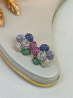 Imagem do Brinco flor arredondada cravejada/zircônia FOLHEADO BRIJM02
