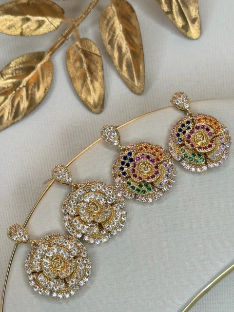 Brinco LUXO flor pendurada cravejada BRIGR10 - comprar online