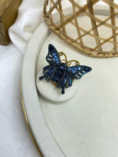 Broche M azul borboleta de IMA pk144 - comprar online