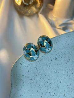 Brinco flores resinadas botão BRIPD01 - Ruchelli Bijoux