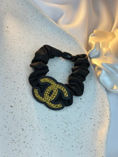 Scrunchie aplicação chanel XUYU01 - Ruchelli Bijoux