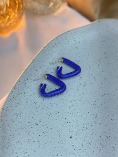 Brinco triangulo resinado BRISN01 - Ruchelli Bijoux