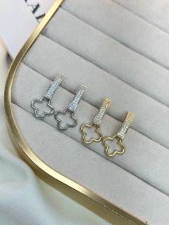 Brinco pendurado vancleef /cravejado BRIJU09 na internet