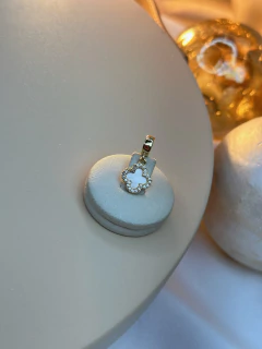 Pingente colar/pulseira trevo PINPK01 na internet