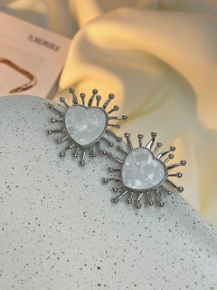 Brinco coração madre pérola BRISN04 na internet