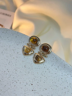 Brinco botão pendurado resina BRISN04 - Ruchelli Bijoux