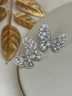 Imagem do Brinco LUXO borboleta detalhada zircônia BRIGR10