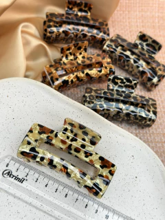 Piranha G quadrada vazada acetato animal print PIYU01 na internet