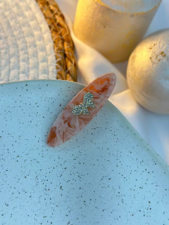 Imagem do Bico de pato arredondado acetato laço cravejado BCGR01