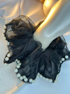 Imagem do Máxi Scrunchie organza e pérolas XUPD01