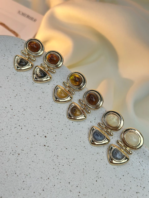 Brinco botão pendurado resina BRISN04 - comprar online