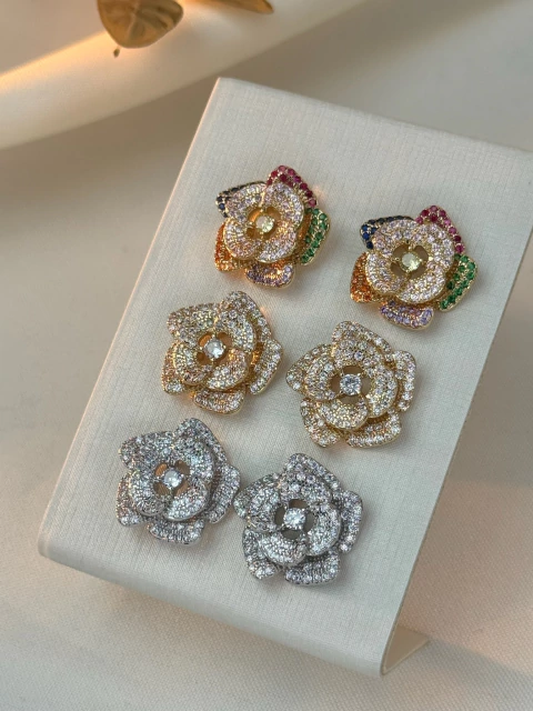 Brinco LUXO flor dupla cravejada BRIGR10 - comprar online