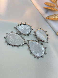 Brinco madrepérola gota BRIJT09 na internet