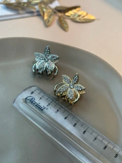 Piranha pp flor ponta cravejada PIJC03 na internet