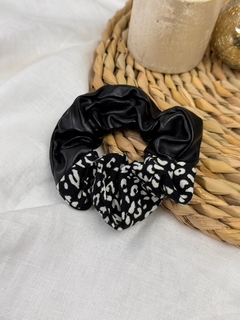 Scrunchie COURO/TECIDO animal print mr25 na internet