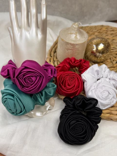 Scrunchie FLOR M oi28 - comprar online